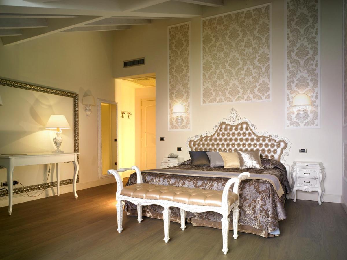 Hotel Villa Del Sogno Gardone Riviera Kamer foto